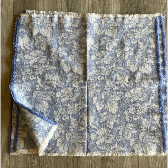 Blue Leaves Tablecloth And 9 Napkins  Fall Autumn Thanksgiving Linens 74x54 EC - Picture 14 of 16